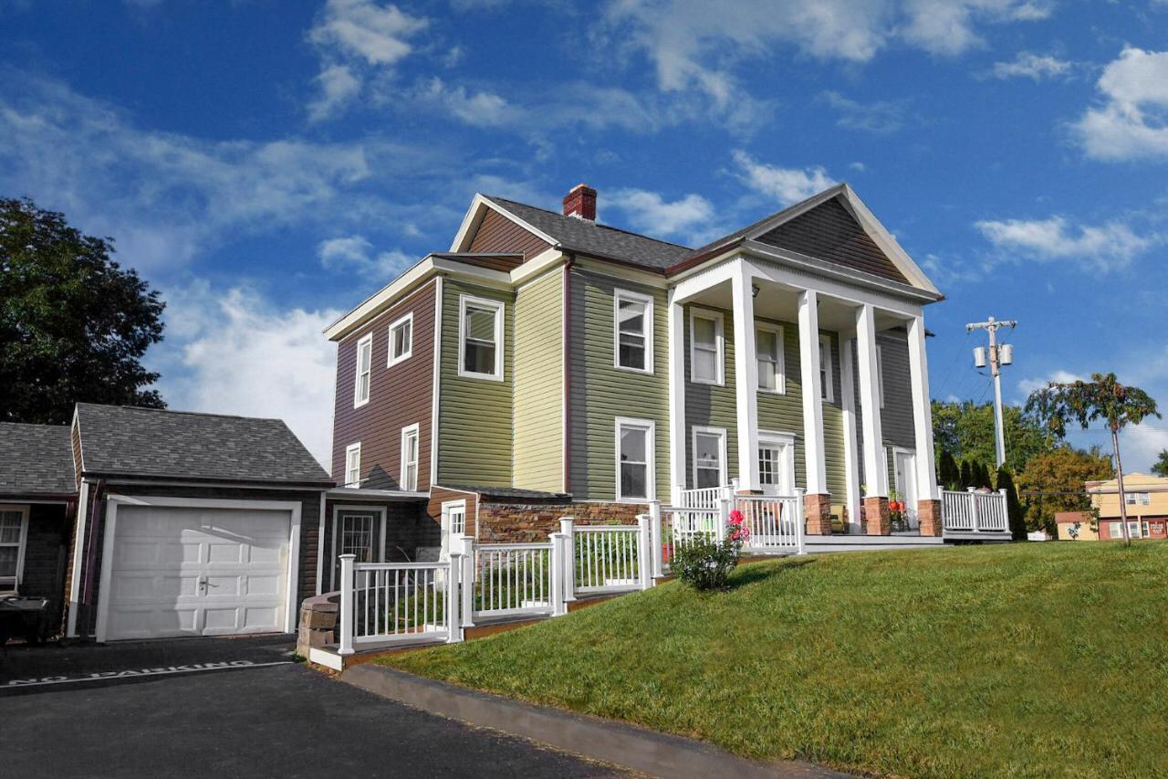 Capital Inn And Suites Rensselaer Exterior photo